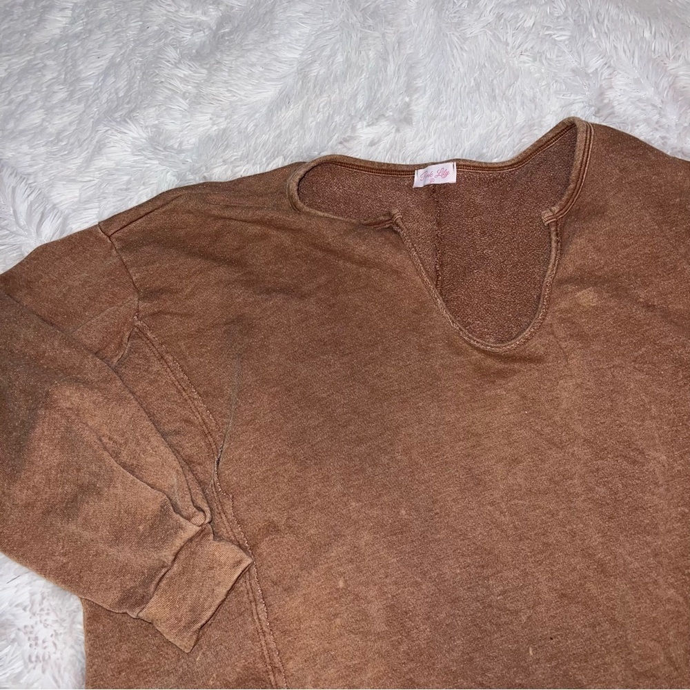 Pink Lily Caramel Color Sweater Size Large Oversized